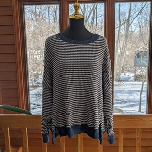 American Eagle Outfitters Blue and Cream Knit Sweater